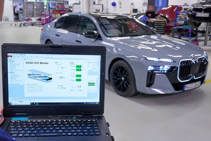 BMW thử nghiệm pin thể rắn mới trên dòng xe I7