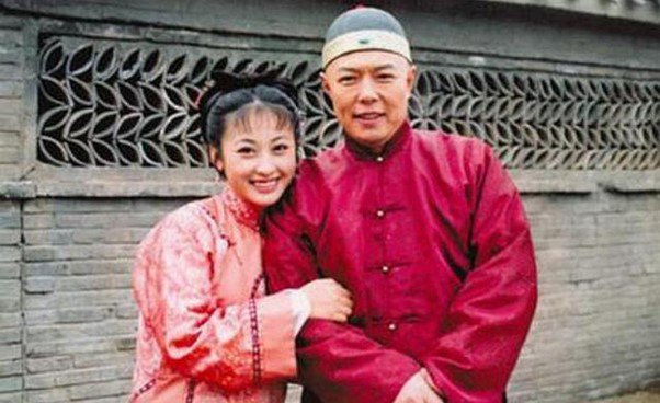 Trương Thiết Lâm "thả thính" đàn em kém 25 tuổi ngay từ lần đầu gặp gỡ.
