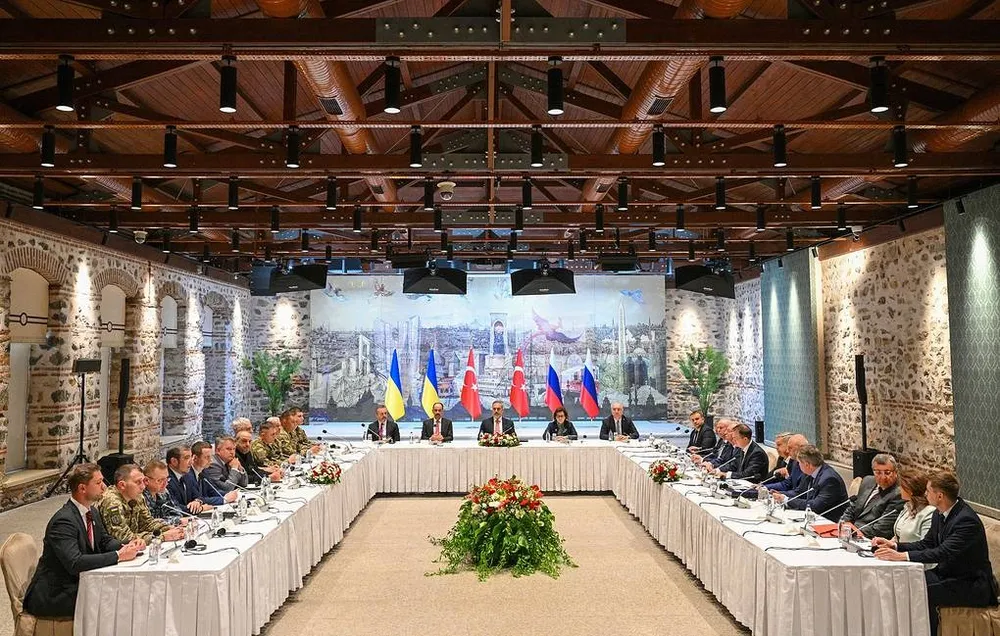 Cuộc đàm phán hoà bình Nga-Ukraine tại Istanbul (Thổ Nhĩ Kỳ) ngày 16-5. Ảnh: Ramil Sitdikov/POOL/TASS