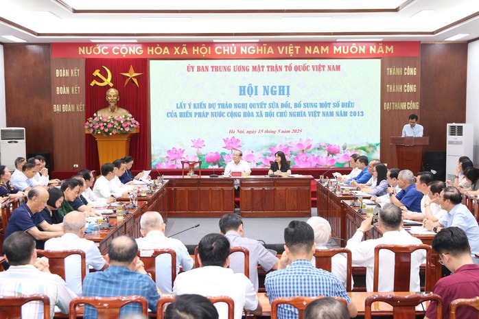 Hội nghị lấy ý kiến dự thảo Nghị quyết sửa đổi, bổ sung một số điều của Hiến pháp năm 2013 do Ủy ban Trung ương MTTQ Việt Nam tổ chức ngày 15-5. Ảnh: Tiến Đạt.