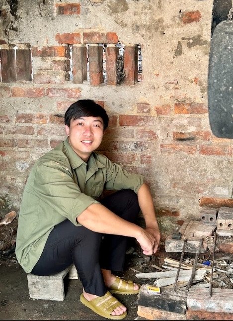 Chàng trai Hải Phòng tái hiện cơm bếp củi, đĩa tráng men, người xem rơi nước mắt - 4