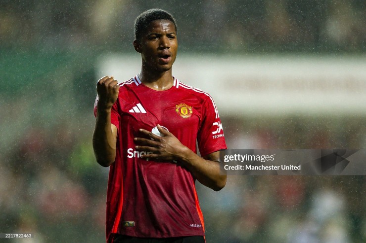 Trước đó, Chido Obi lập cú đúp giúp Man United vượt lên sau khi để đối thủ dẫn bàn trước