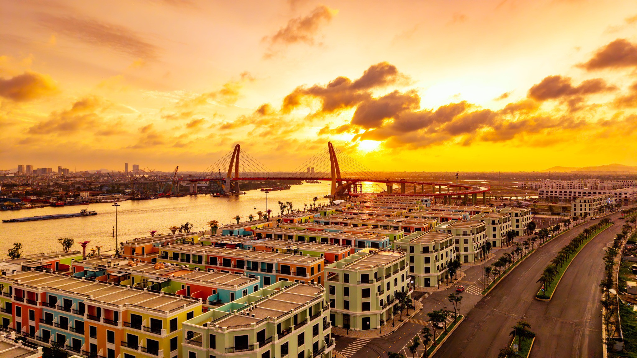 Ai nắm bắt được cơ hội lúc này sẽ đón đầu làn sóng tăng trưởng mạnh mẽ nhất trong thập kỷ tới của siêu đô thị Hải Phòng - Hải Dương