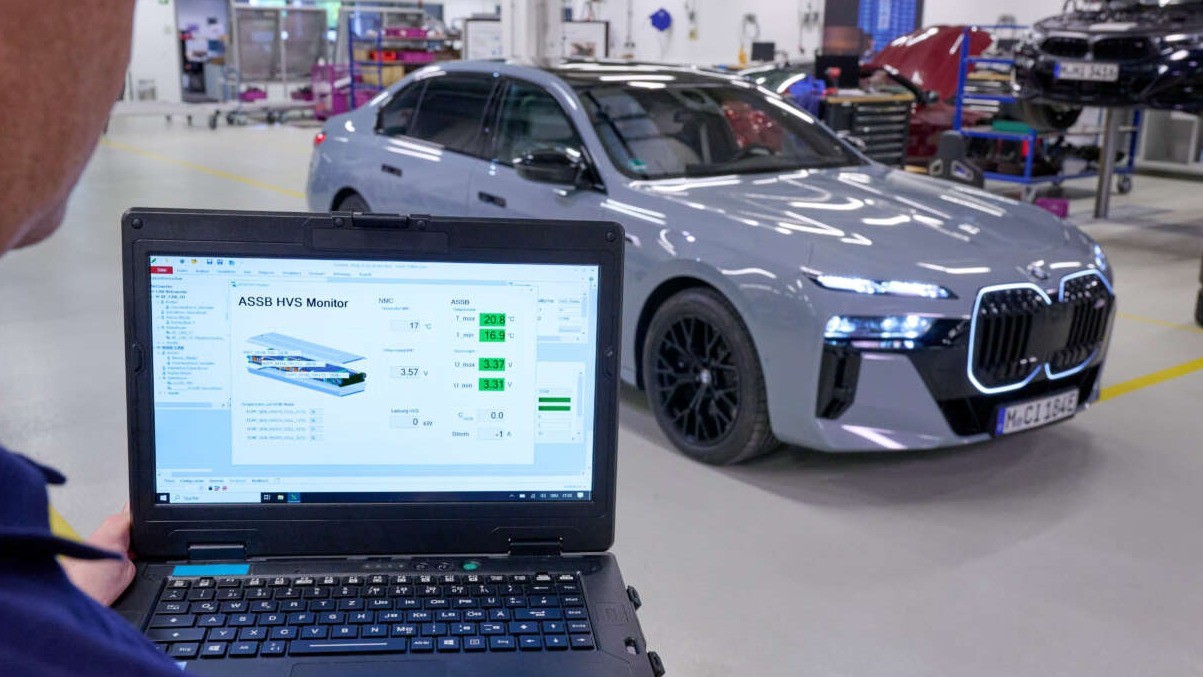 BMW thử nghiệm pin thể rắn mới trên dòng xe I7 - 2