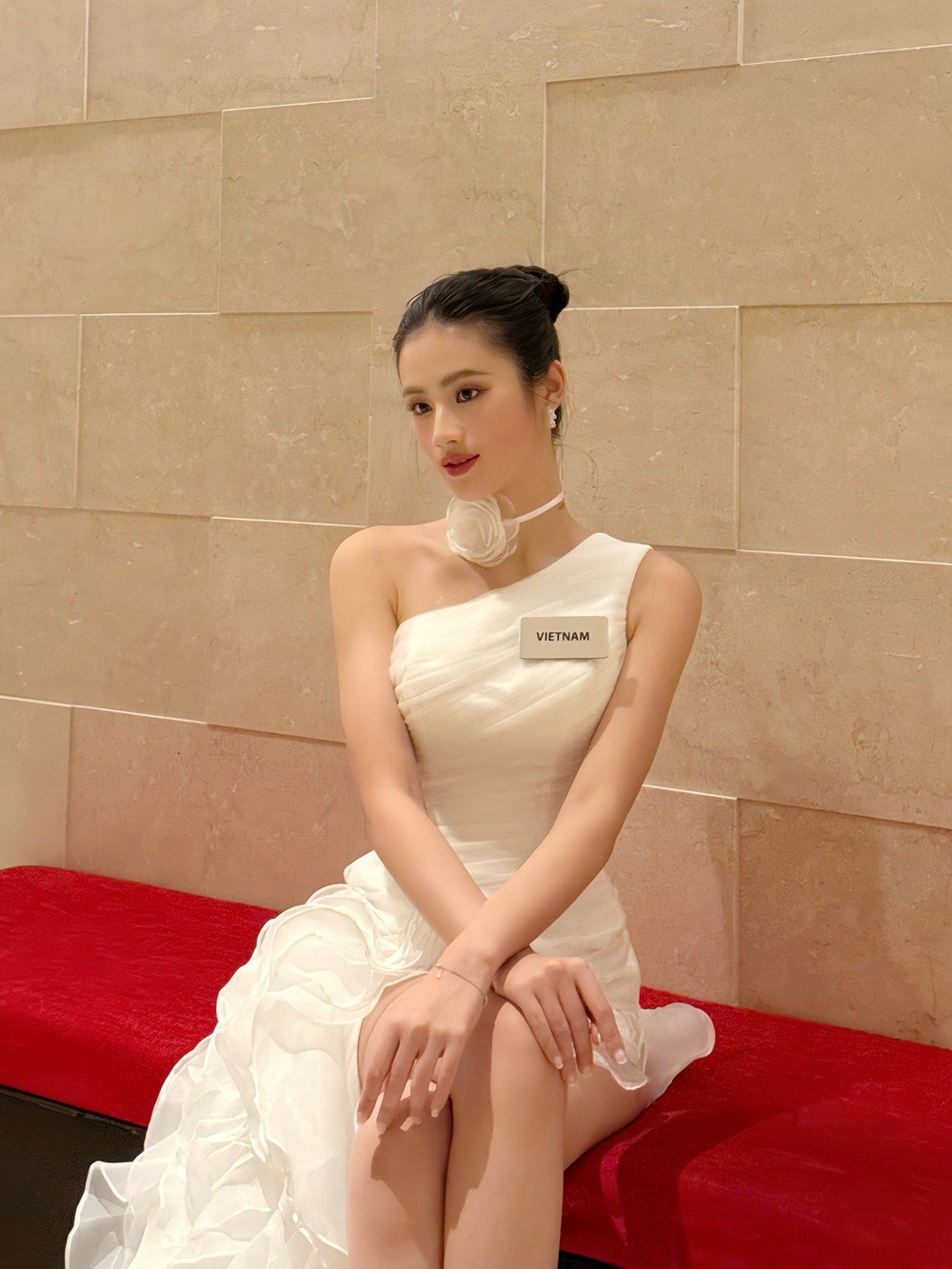 Ý Nhi phản hồi về sự cố phạm quy ở Hoa hậu Thế giới - 1