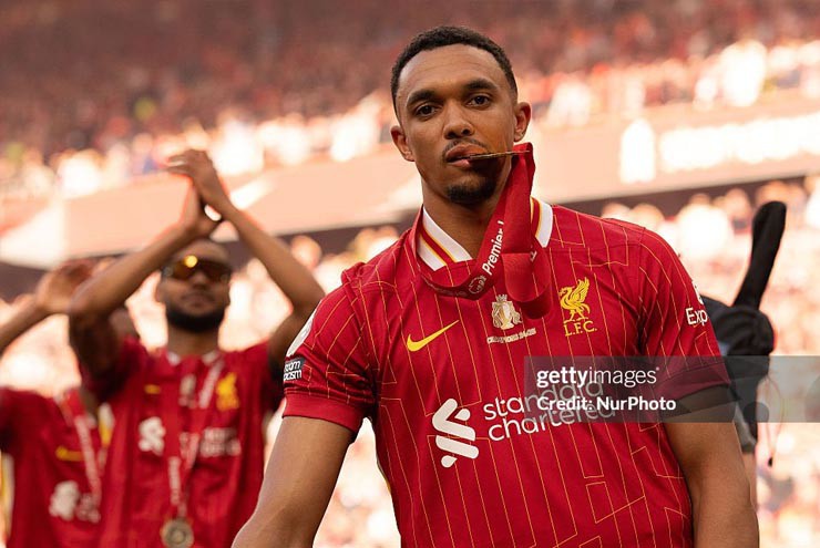 Real mất gần 300 tỷ đồng để có Arnold, hàng thủ khủng của Alonso đe dọa thế giới