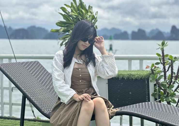Vẻ gợi cảm ở tuổi 40 của Hiền Trang &#39;Cổng mặt trời&#39; - 8