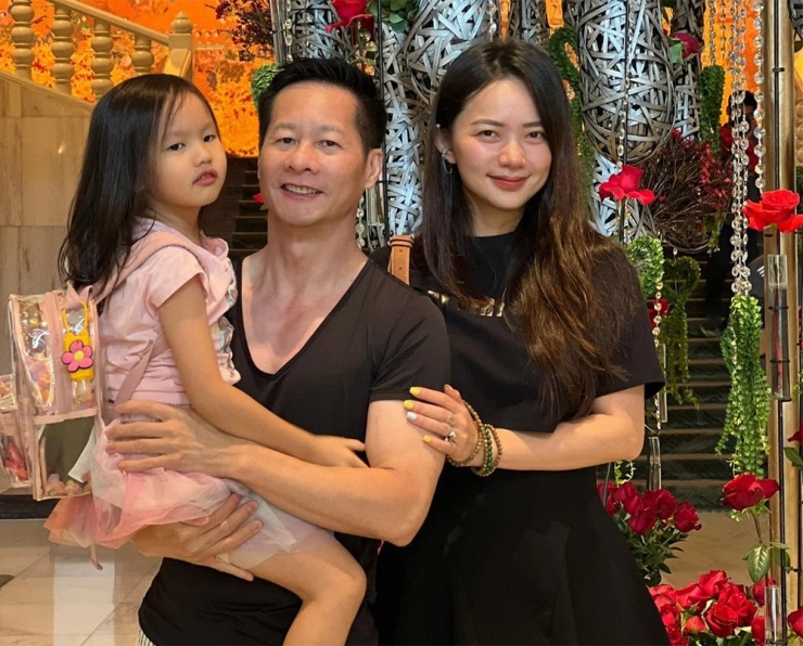 Phan Như Thảo hạnh phúc bên doanh nhân Đức An và con gái Bồ Câu.