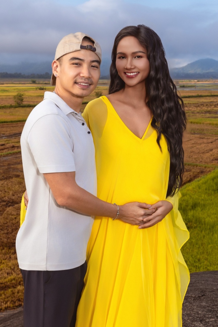 H'Hen Niê khoe bụng bầu trong MV 'Con sinh ra là để phi thường'
