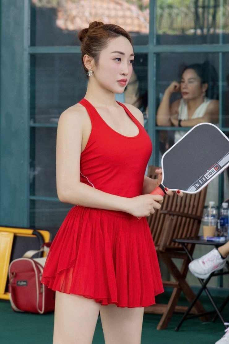 Nhan sắc thăng hạng, vẻ đẹp thanh xuân trở lại với cô khi có lối sống lành mạnh gắn liền với thể thao.