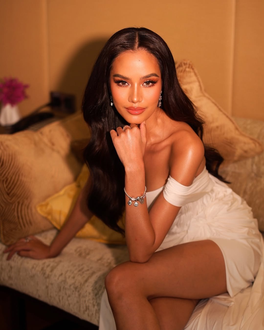 Người đẹp Thái Lan vừa đăng quang Miss World giỏi 4 thứ tiếng - 22