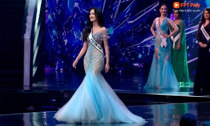 Khoảnh khắc Ý Nhi vào top 40