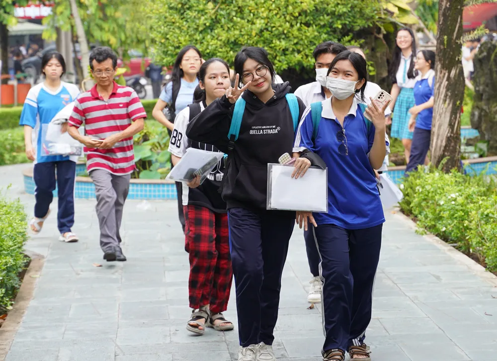 Hơn 67.000 thí sinh đua ‘gỡ điểm’ để tìm suất vào đại học - 4