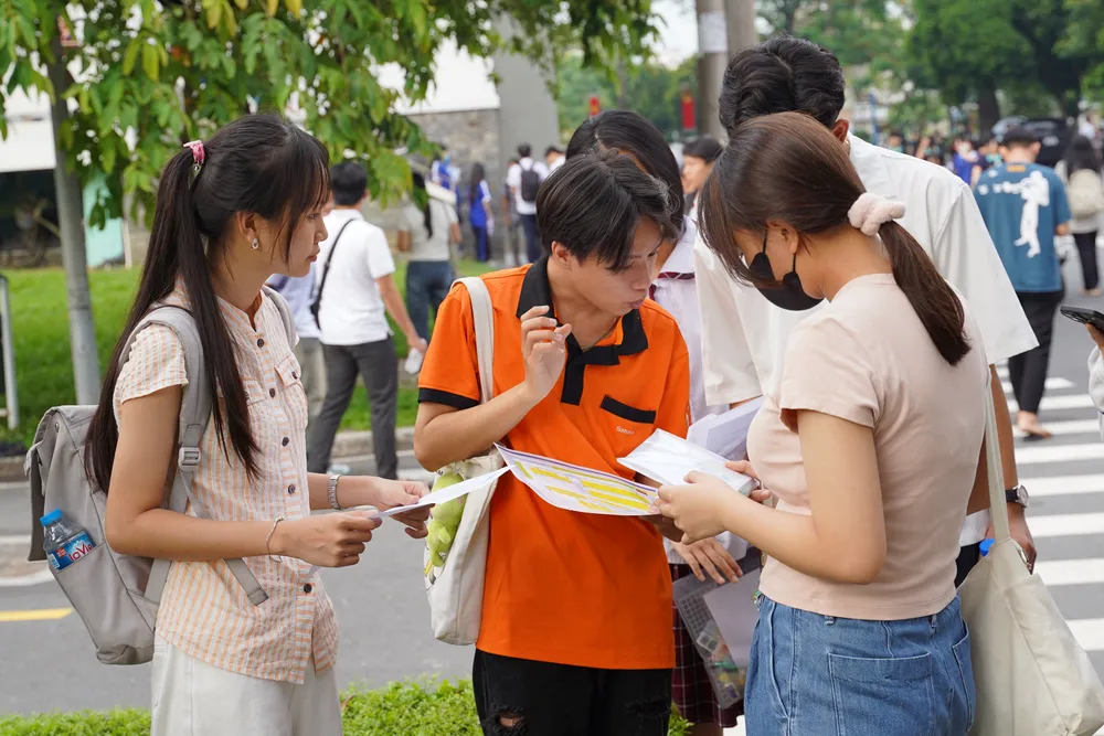 Hơn 67.000 thí sinh đua ‘gỡ điểm’ để tìm suất vào đại học - 2
