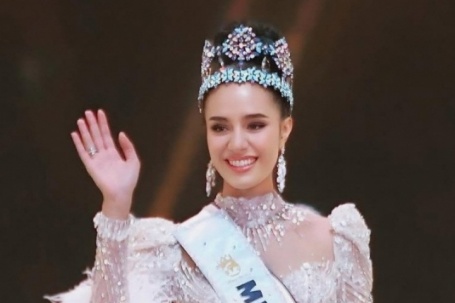 Người đẹp Thái Lan vừa đăng quang Miss World: Giỏi 4 thứ tiếng, từng bị ung thư