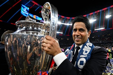Ông chủ Qatar giàu có biến PSG thành nhà vua châu Âu, liệu có “giải cứu” MU?