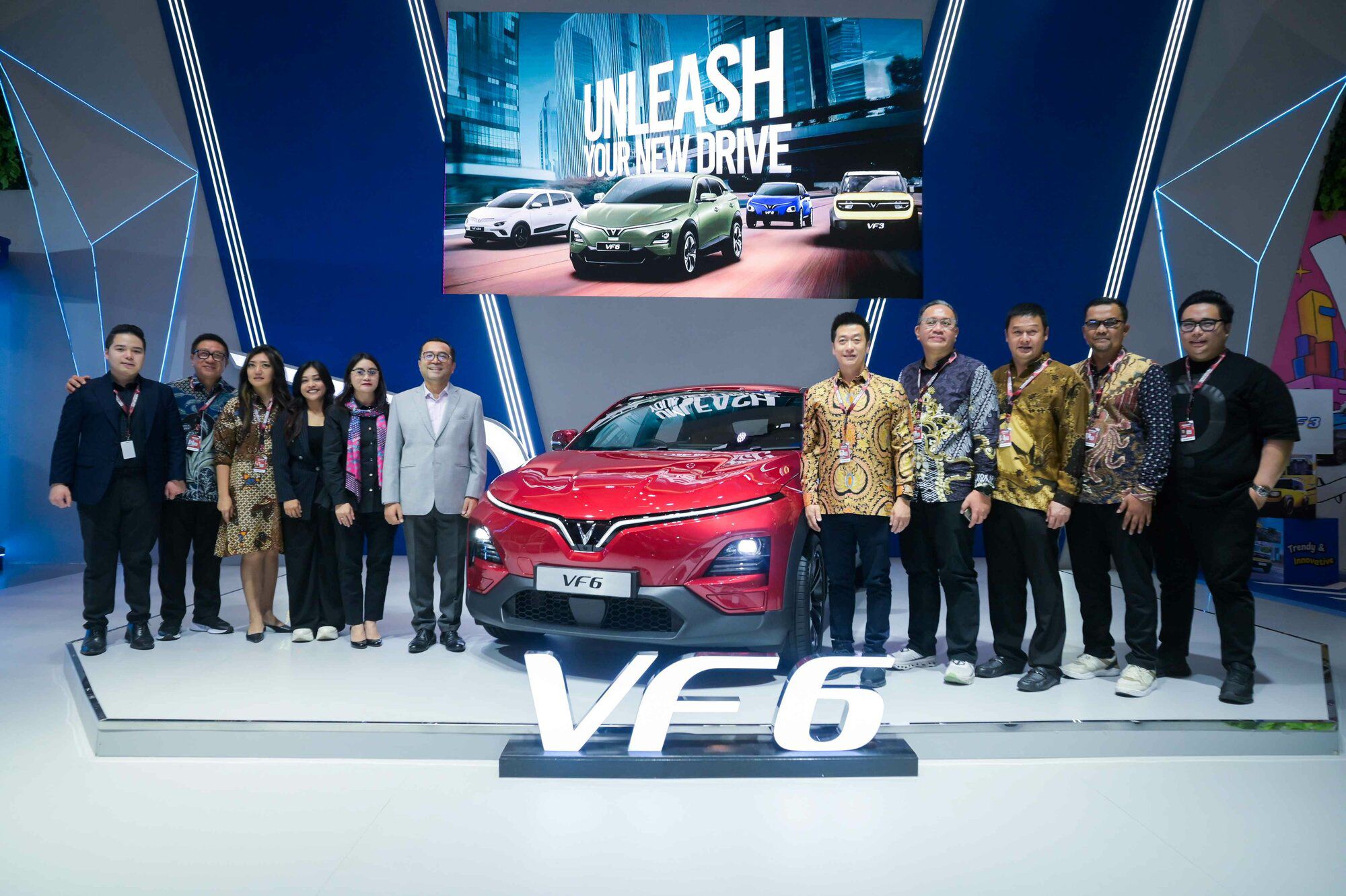 VinFast trưng bày xe VF6 tay lái nghịch tại Indonesia - 1