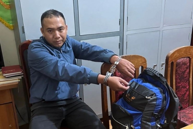 &nbsp;Nguyễn Thành Trung cùng ba lô đựng tiền cướp được