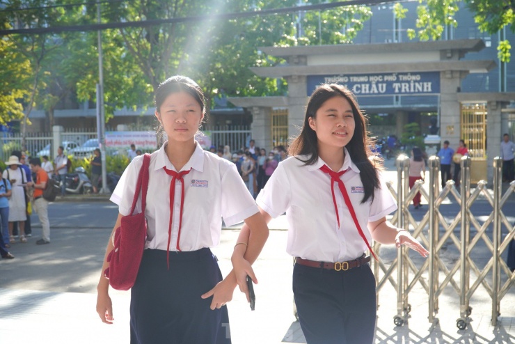 Hơn 11.000 thí sinh Đà Nẵng thi lớp 10 trong thời tiết nóng bức - 2
