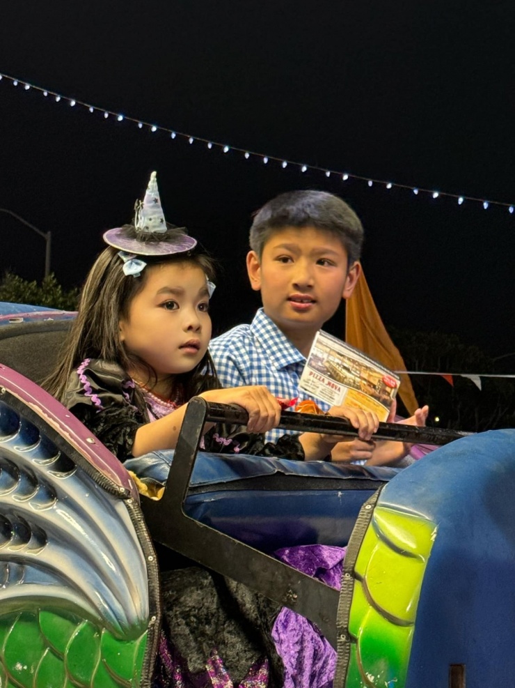 Làm mẹ đơn thân, nuôi con tự kỷ 13 tuổi chưa biết nhai, ca sĩ Nguyễn Hồng Nhung vẫn sống sung túc ở Mỹ trong biệt thự 200m2 - 4