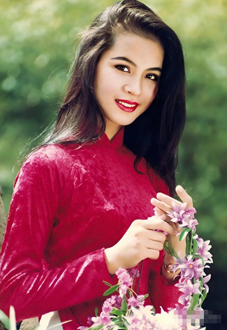 Vẻ đẹp đằm thắm, cuốn hút của Thanh Mai thời trẻ.