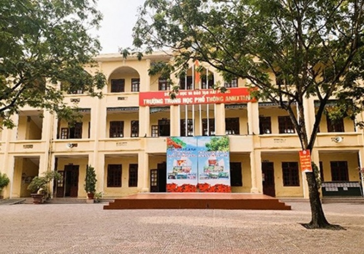 Trường THPT Anhxtanh (Hải Phòng), nơi xảy ra vụ việc.