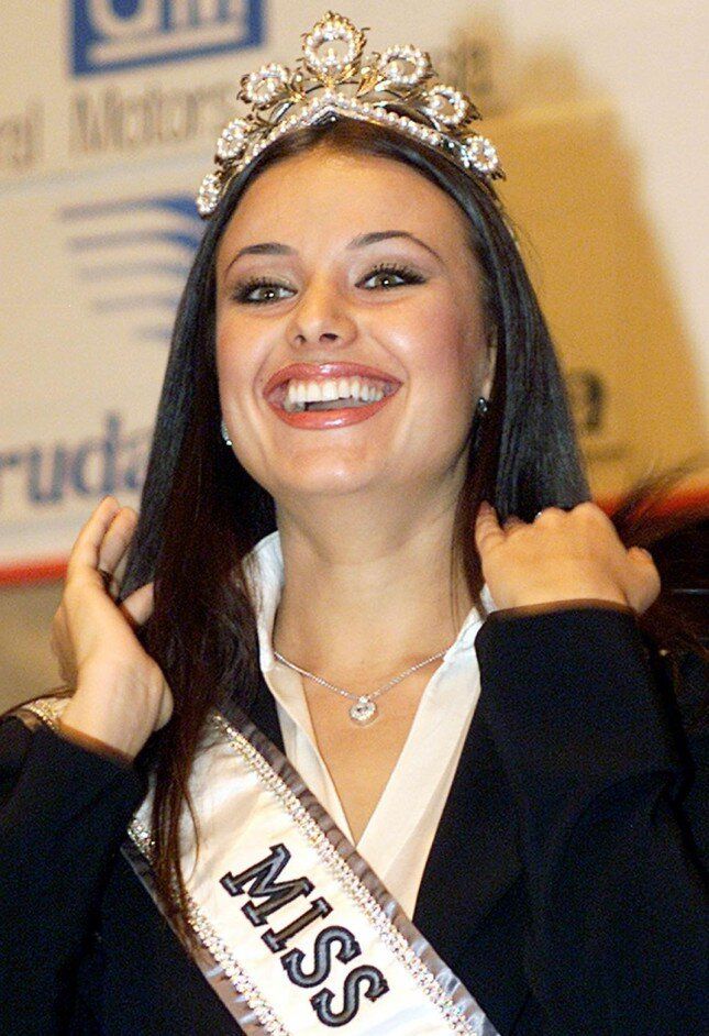Nàng hậu bị Miss Universe thẳng tay tước vương miện có nhiệm kỳ ngắn nhất lịch sử, là huyền thoại nhan sắc khó thay thế - 8