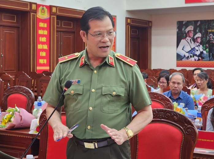 Thiếu tướng Lê Vinh Quy nghỉ hưu trước tuổi