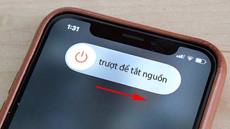 Người dùng có thể tắt iPhone bằng ứng dụng Settings hoặc sự kết hợp của các phím.