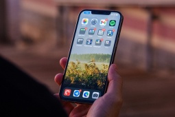 iPhone sẽ ra sao nếu để dưới mặt trời quá lâu?