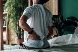 Bác sĩ sốc vì xương của nam thanh niên 27 tuổi còn yếu hơn người 70 tuổi
