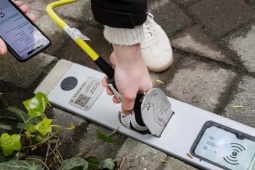 Bộ sạc xe điện bên lề đường nhỏ gọn như ổ cắm tại nhà