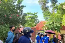 Thí sinh mặc áo có chữ ký không được vào thi tuyển sinh lớp 10: Nhà trường giải đáp