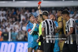Kỳ lạ Neymar cố tình dùng tay để ghi bàn, nhận thẻ đỏ cay đắng