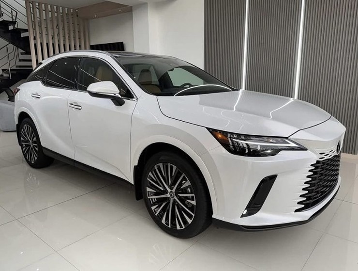 Ảnh thực tế Lexus RX 350h 2025 tại đại lý, giá từ 3,5 tỷ đồng - 2