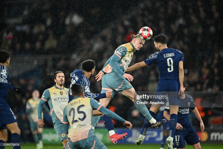 Man City lại thua ngược tại Champions League