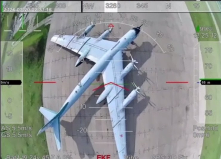 Tổn thất oanh tạc cơ chiến lược của Nga được coi là không thể thay thế. Ảnh: Ukrainska Pravda.&nbsp;