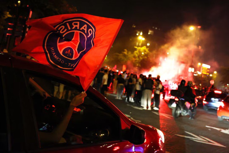 Bạo loạn ở Pháp phủ bóng chức vô địch Champion League của CLB PSG. Ảnh: Reuters.