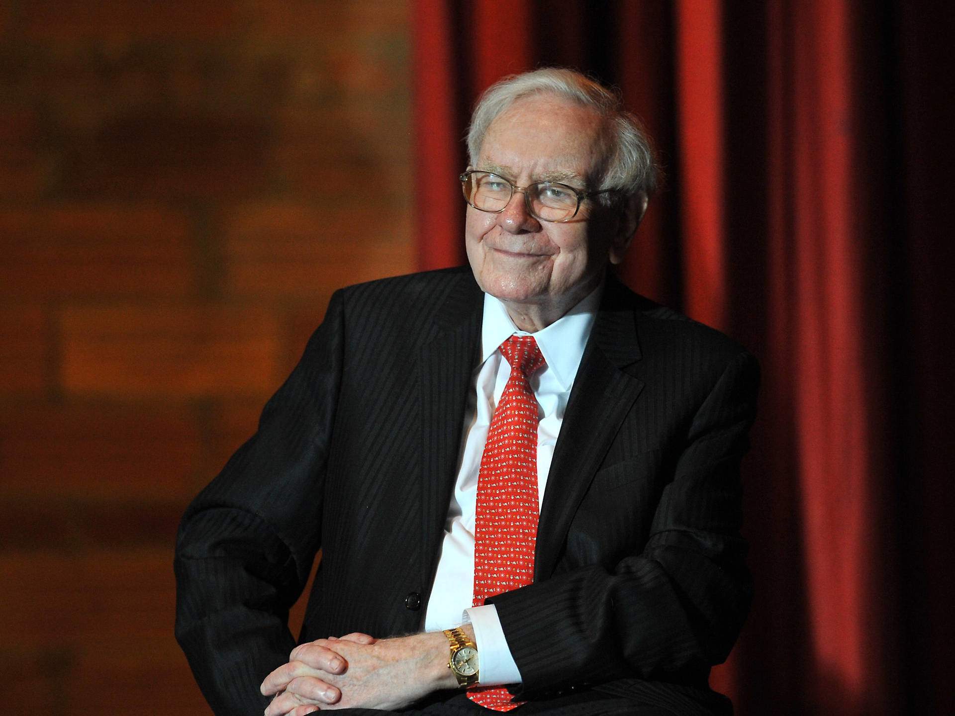 Warren Buffett đang đổ lượng tiền lớn vào trái phiếu