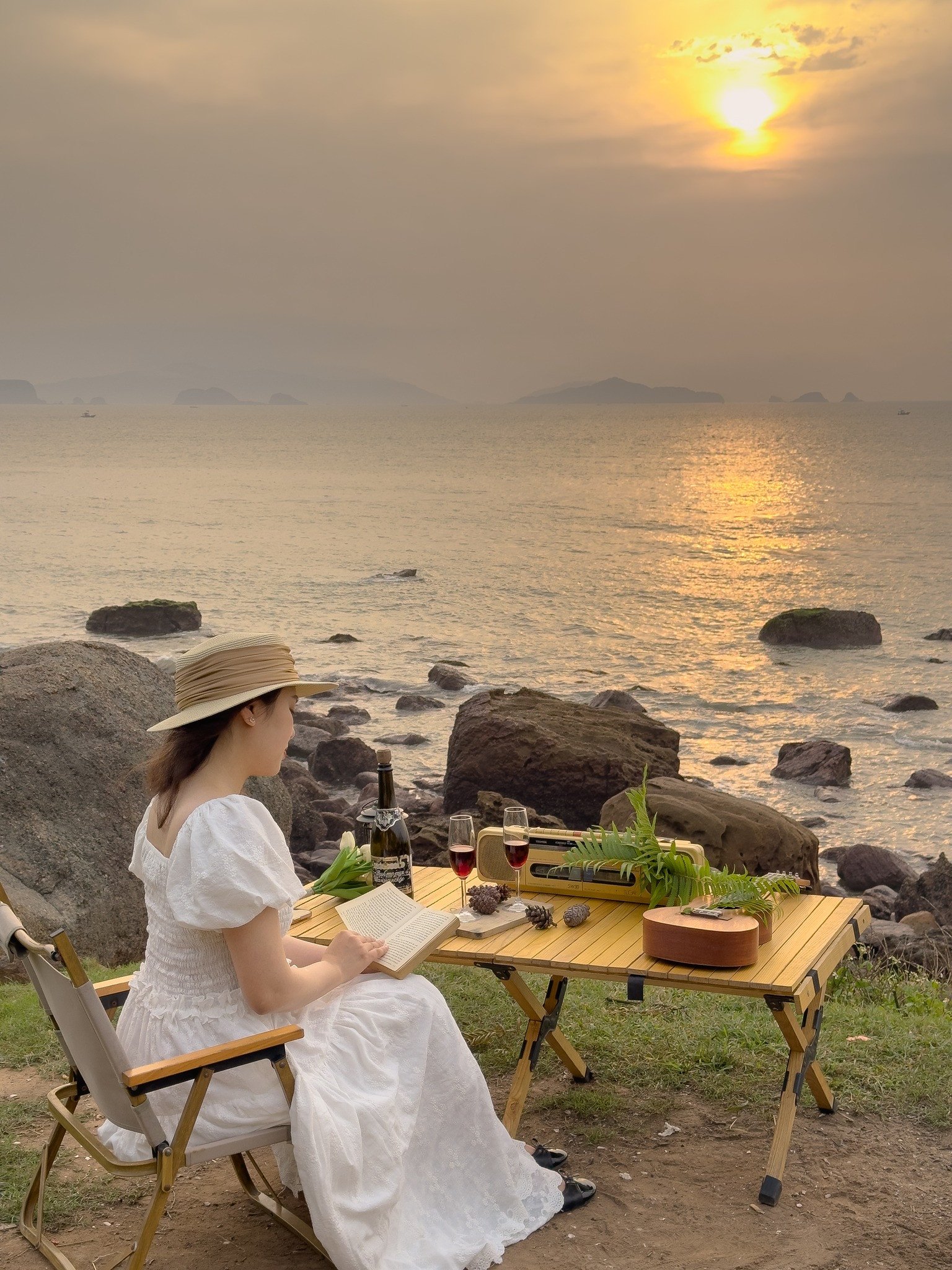 Bãi biển hoang sơ được ví như Nha Trang, Phú Quốc, cách Hà Nội vài tiếng lái xe - 1