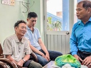 Tin tức trong ngày - Người lái xích lô ở Nha Trang nhận sai vì có hành động phản cảm