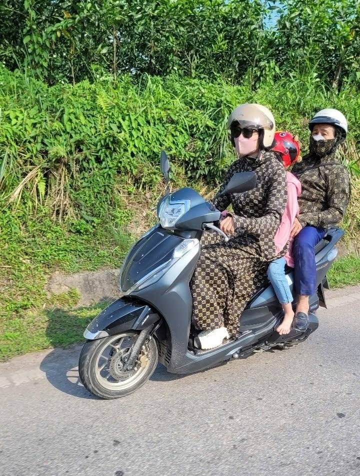 Gia đình 3 thế hệ rủ nhau đi xe máy vượt 250km tới Quảng Ninh, ngẫu hứng mà vui - 3
