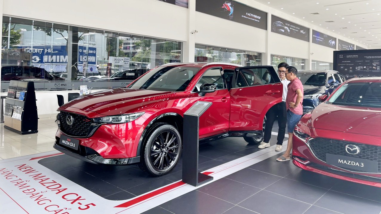 Người Việt ngày càng lựa chọn xe gầm cao thay cho sedan - 2