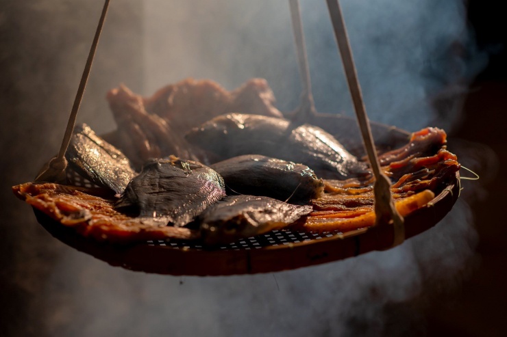 Những món ăn dân dã đưa du khách quay lại thuở ấu thơ ở miền quê.