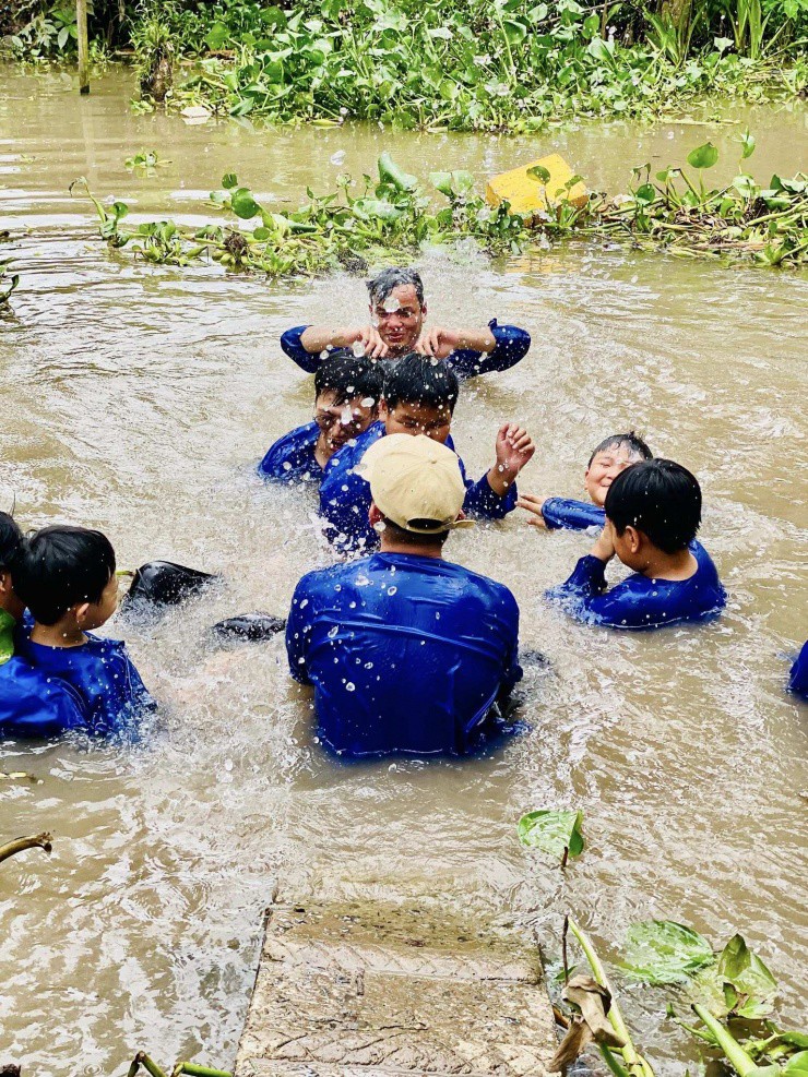Cồn Sơn đúng chất du lịch miền sông nước.