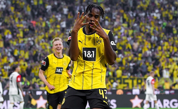 Jamie Gittens đang thể hiện phong độ tốt trong màu áo&nbsp;Dortmund