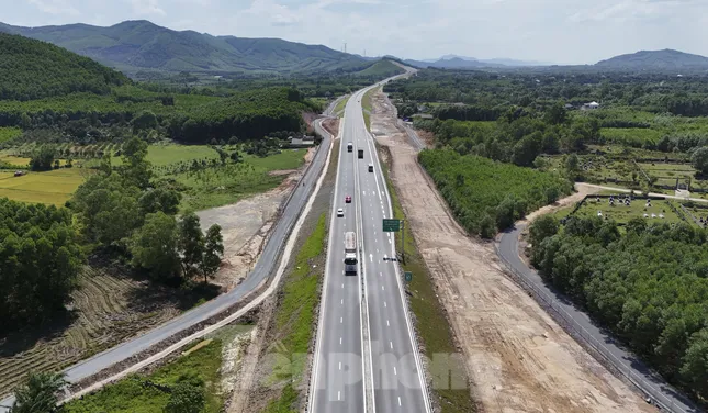 Khó hiểu biển báo địa danh ‘lạ’ trên cao tốc Hà Tĩnh - 2
