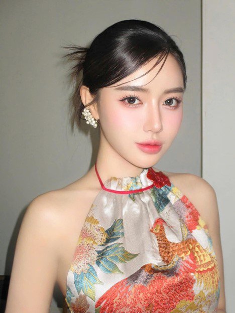 Bích Phương với nhan sắc rạng rỡ, "tái xuất" showbiz sau khoảng thời gian ít hoạt động. (Ảnh: FBNV).