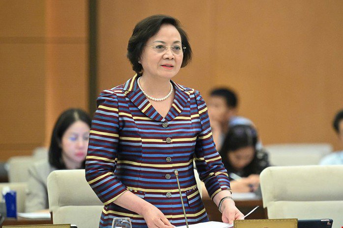 Bộ trưởng Bộ Nội vụ Phạm Thị Thanh Trà phát biểu tại phiên họp chiều 3-6. Ảnh: Phạm Thắng