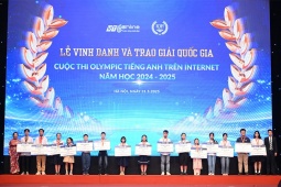 Lễ vinh danh và trao giải IOE 2024 – 2025: 15 năm lan tỏa phong trào học tiếng Anh trực tuyến toàn quốc